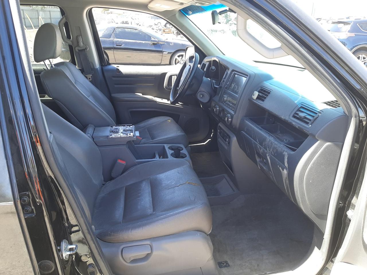 Photo 5 from auction – 2011 HONDA RIDGELINE with VIN 5FPYK1F55BB003767