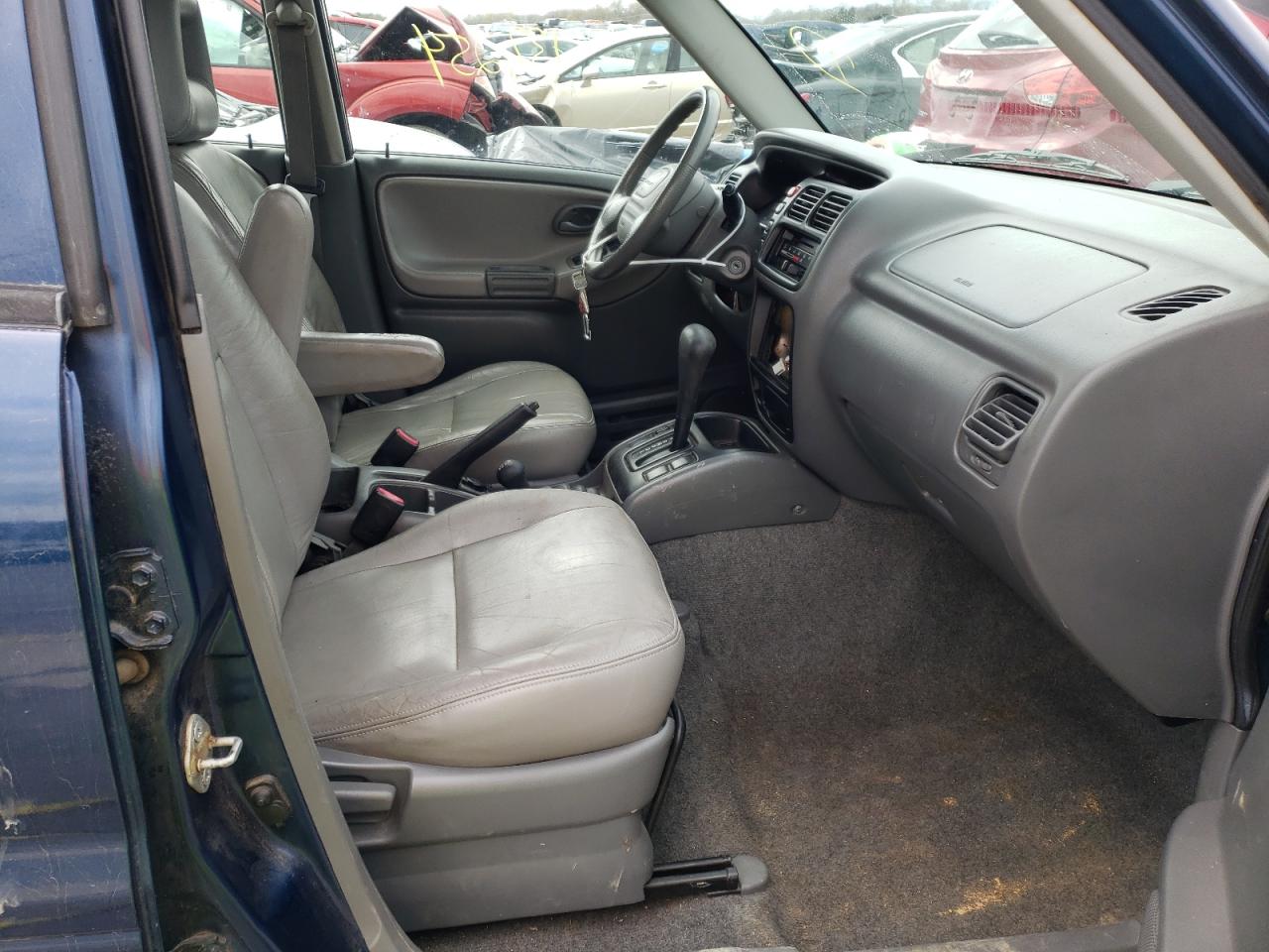 Photo 5 from auction – 2002 CHEVROLET TRACKER ZR with VIN 2CNBJ734826939299