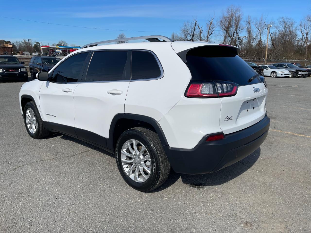 Photo 3 from auction – 2019 JEEP CHEROKEE L with VIN 1C4PJLCB5KD313373