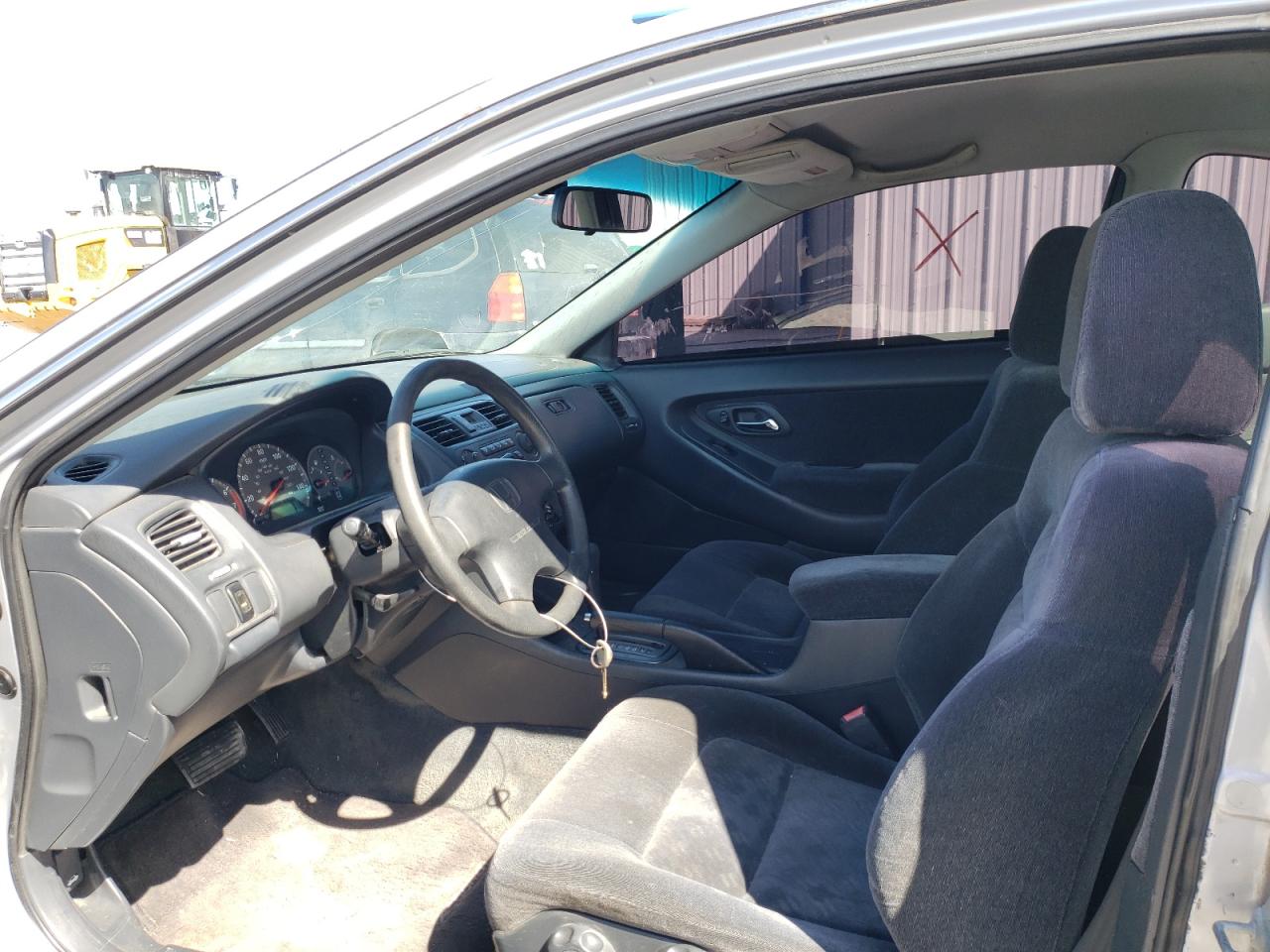 Photo 5 from auction – 2002 HONDA ACCORD LX with VIN 1HGCG324X2A005506