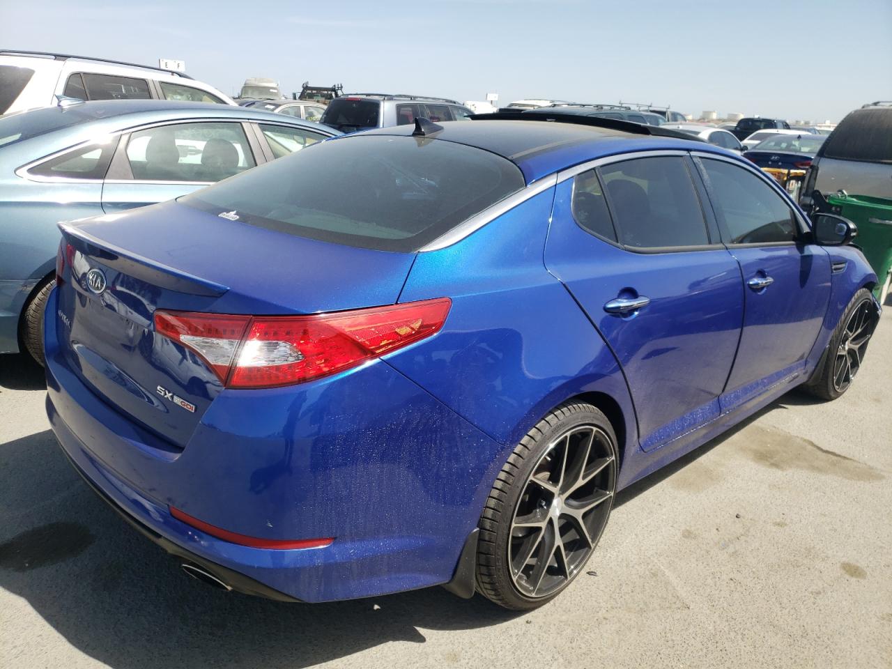 Photo 4 from auction – 2012 KIA OPTIMA SX with VIN 5XXGR4A66CG019752