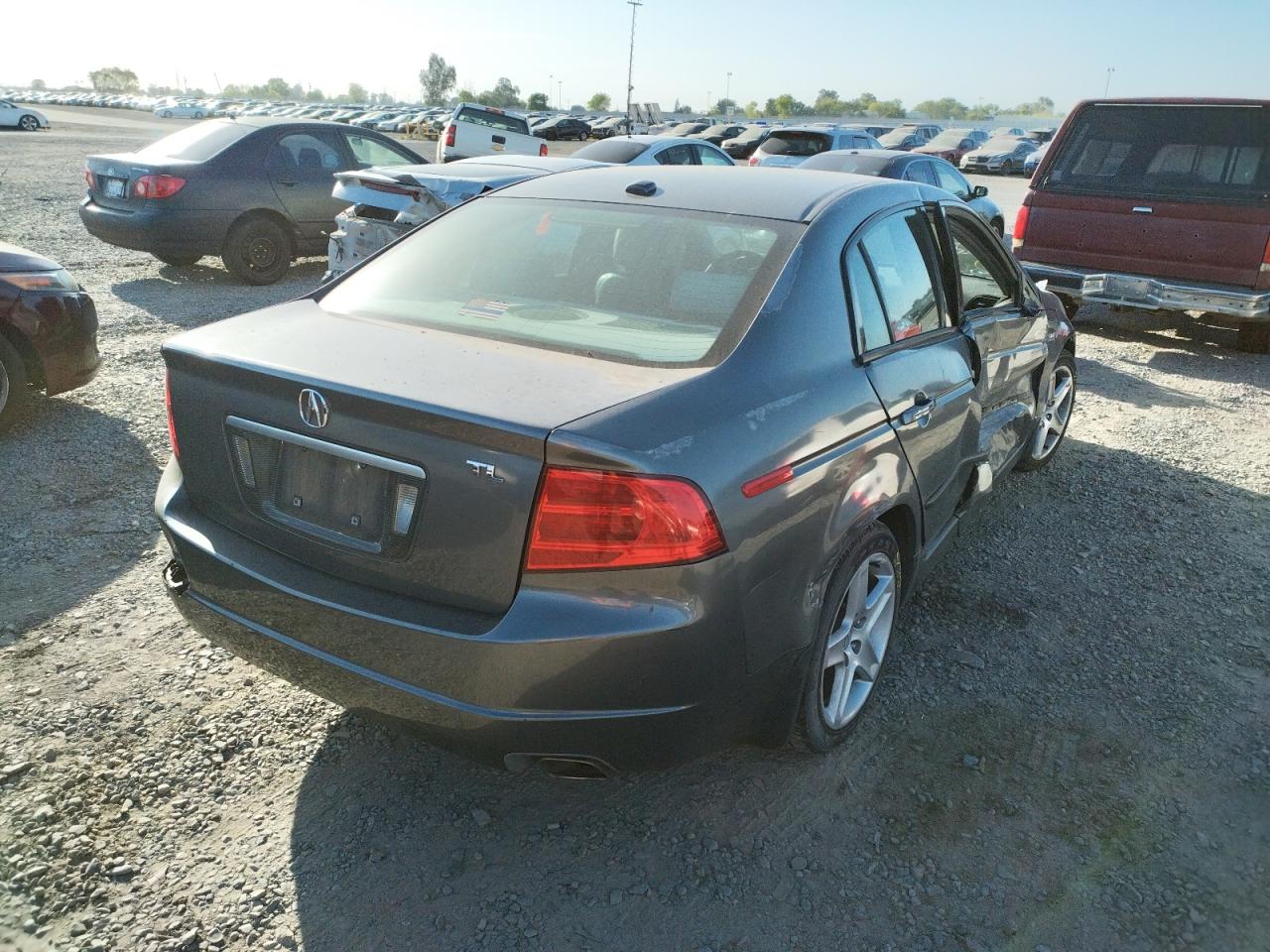 Photo 4 from auction – 2004 ACURA TL with VIN 19UUA662X4A007811