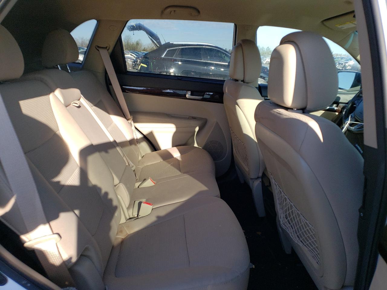 Photo 6 from auction – 2015 KIA SORENTO LX with VIN 5XYKTCA69FG554886