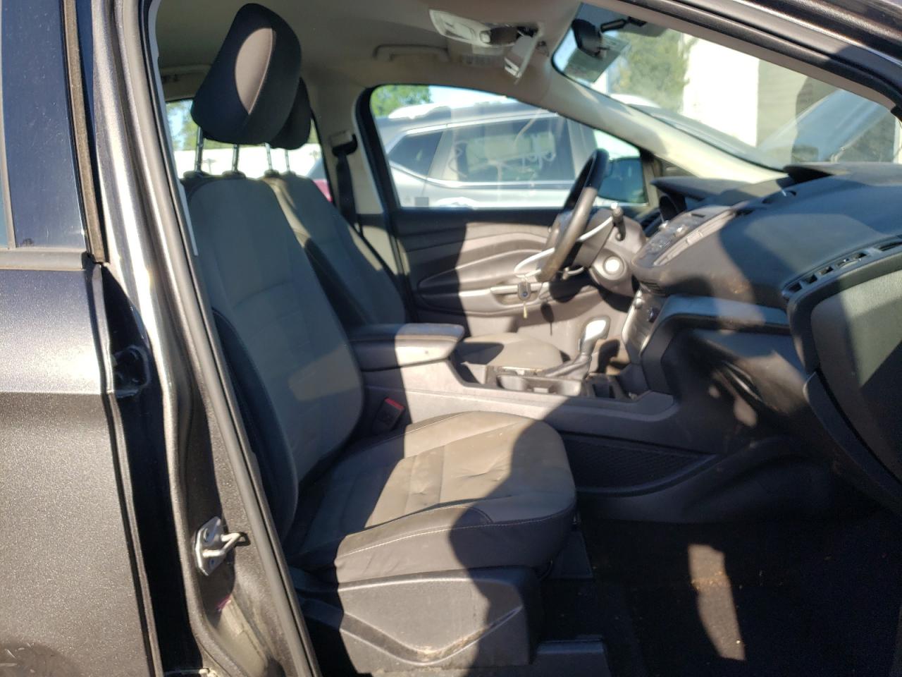 Photo 5 from auction – 2018 FORD ESCAPE S with VIN 1FMCU0F7XJUC94292