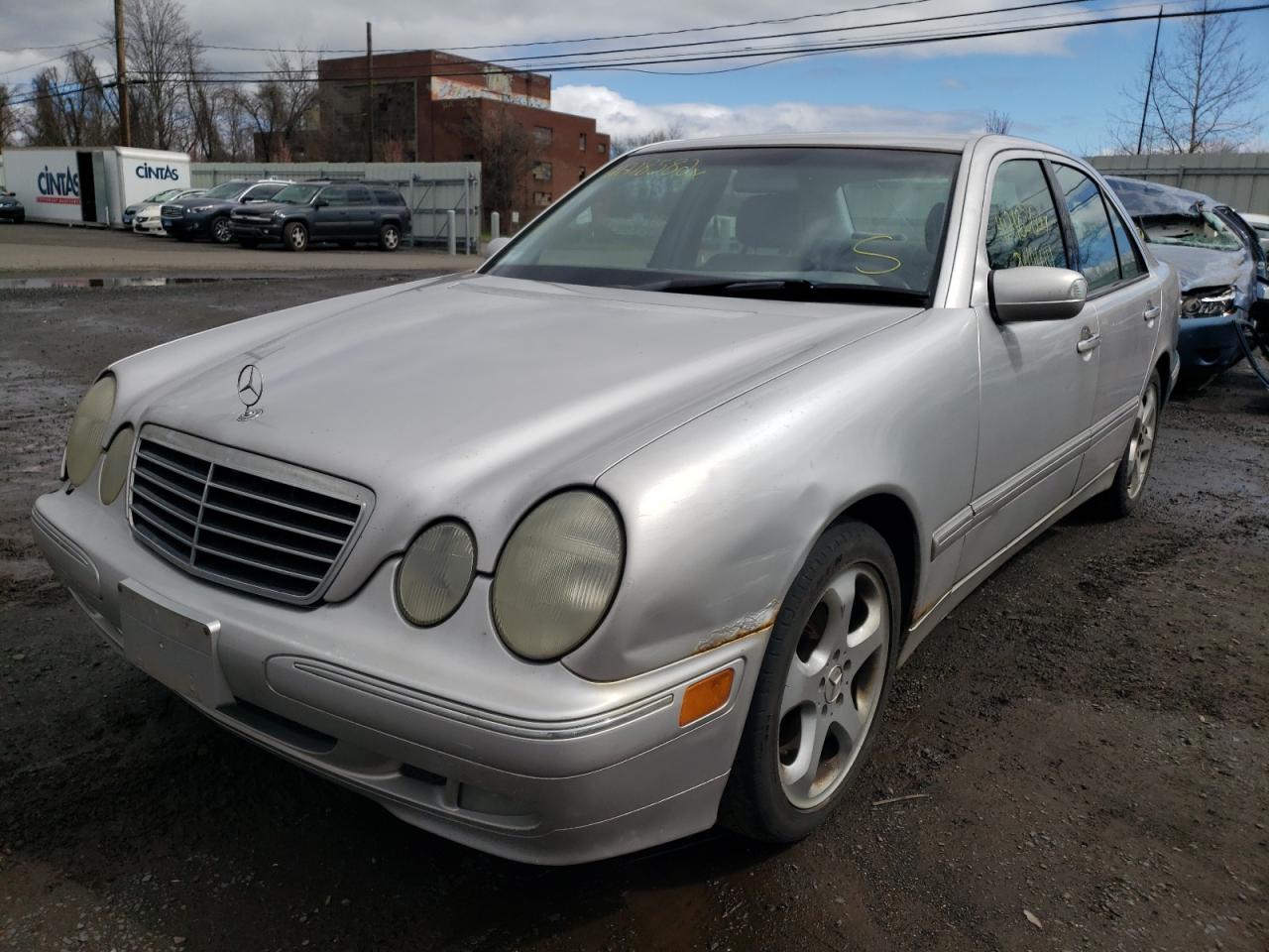 Photo 2 from auction – 2002 MERCEDES-BENZ E 320 4MAT with VIN WDBJF82J22X069644