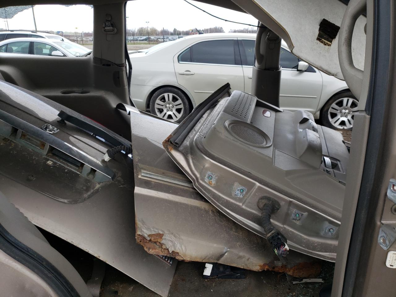 Photo 6 from auction – 2005 DODGE DURANGO LI with VIN 1D8HB58D65F554487