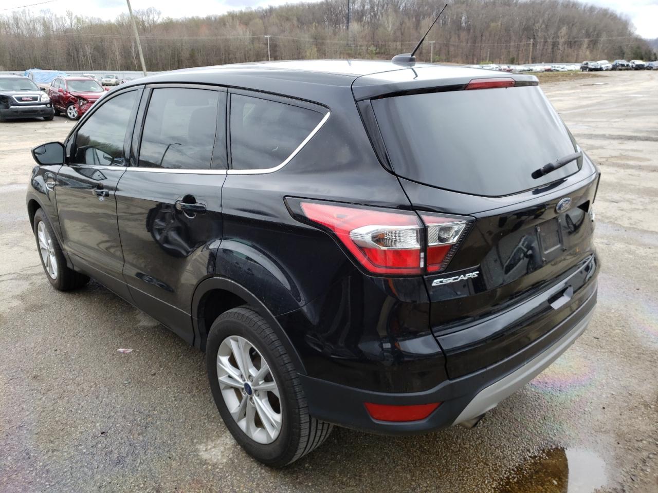 Photo 3 from auction – 2017 FORD ESCAPE SE with VIN 1FMCU0GD2HUB98526