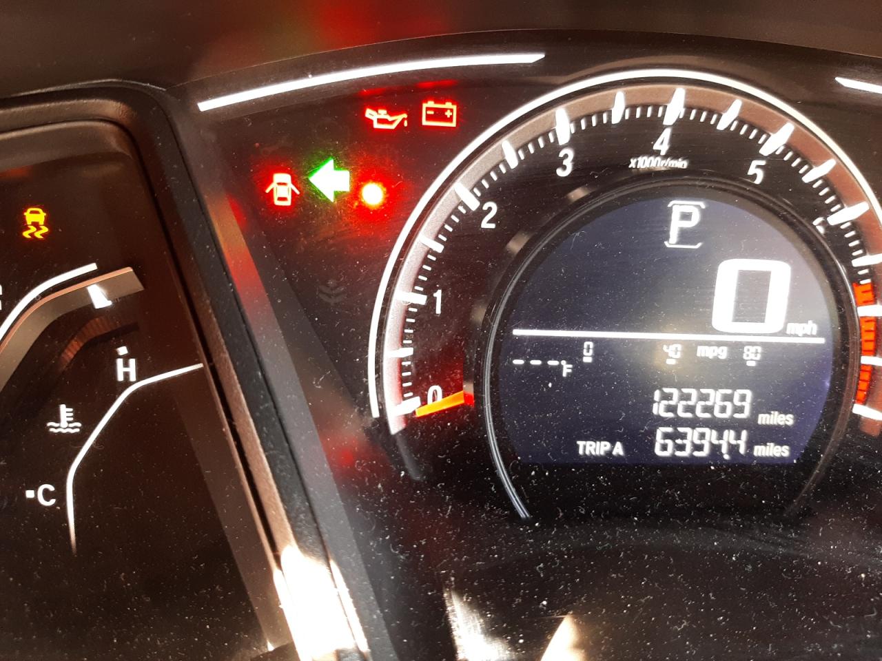 Photo 13 from auction – 2017 HONDA CIVIC LX with VIN 19XFC2F52HE032547