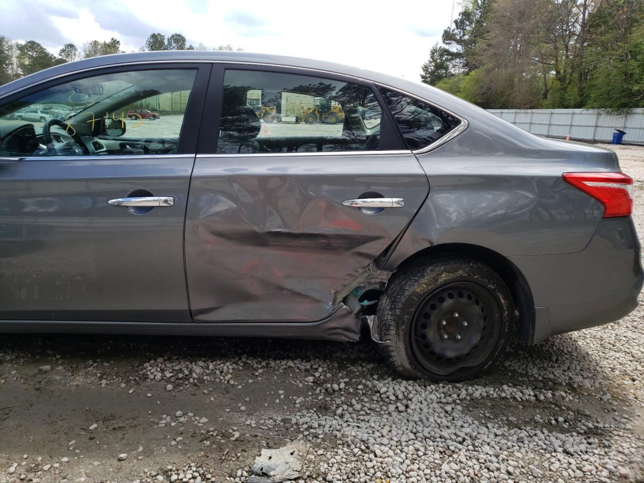 Photo 9 from auction – 2017 NISSAN SENTRA S with VIN 3N1AB7AP2HY295402