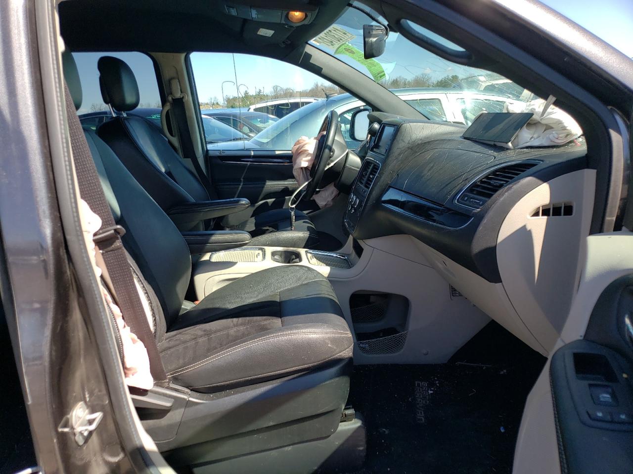 Photo 5 from auction – 2017 DODGE GRAND CARA with VIN 2C4RDGCG7HR824575