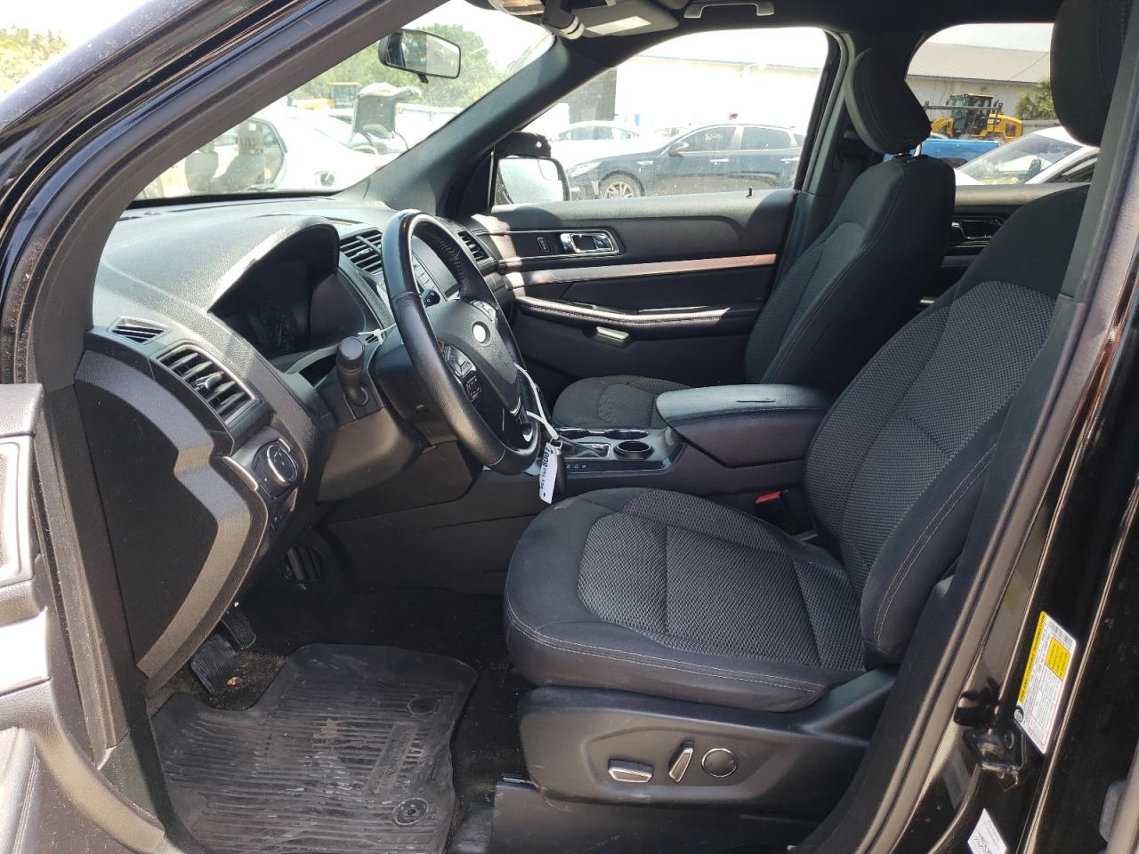 Photo 5 from auction – 2018 FORD EXPLORER X with VIN 1FM5K7D80JGB15758