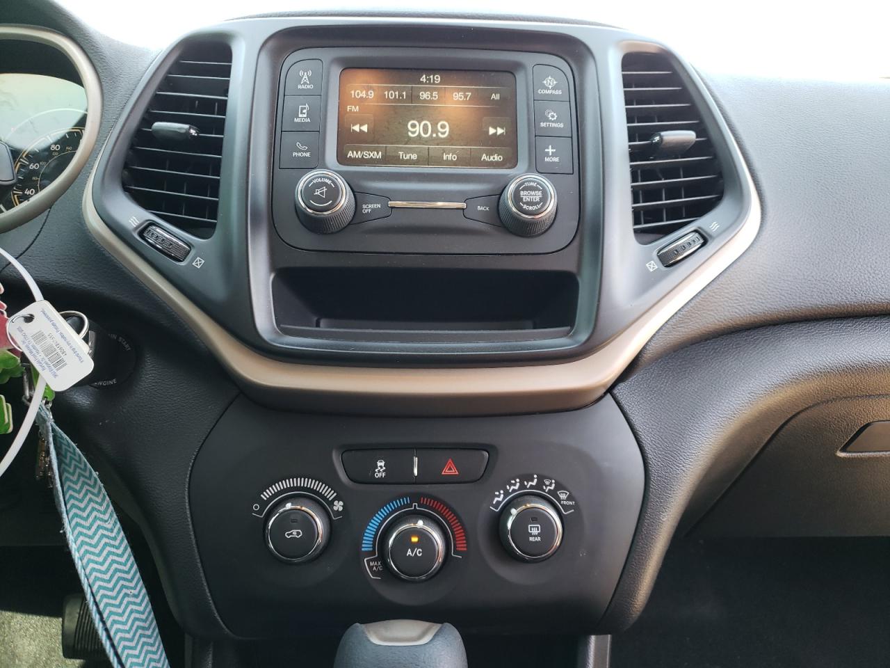Photo 9 from auction – 2017 JEEP CHEROKEE S with VIN 1C4PJLAB4HW653050