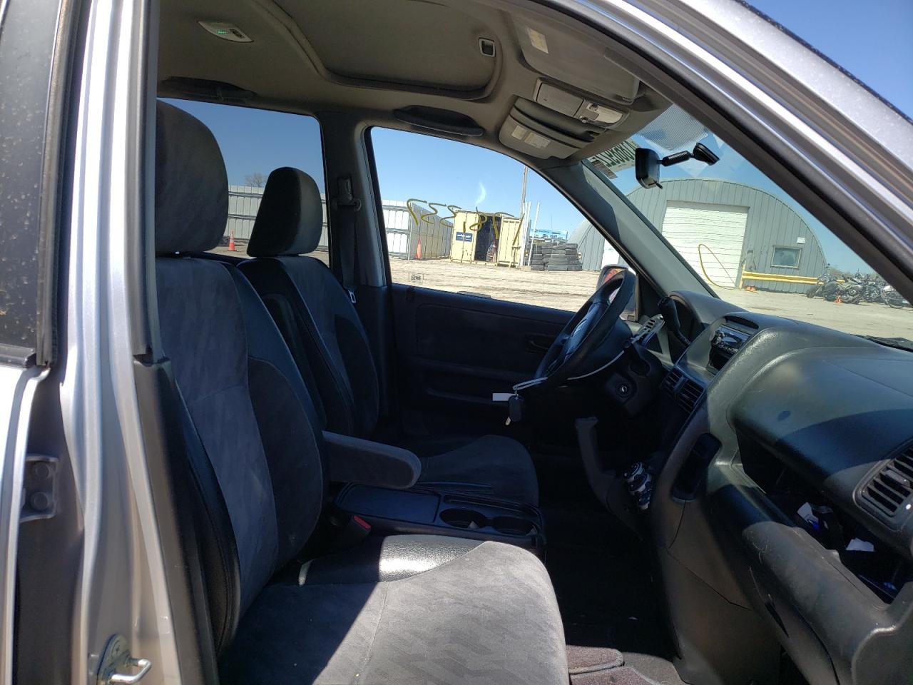 Photo 5 from auction – 2003 HONDA CR-V EX with VIN JHLRD78873C019147