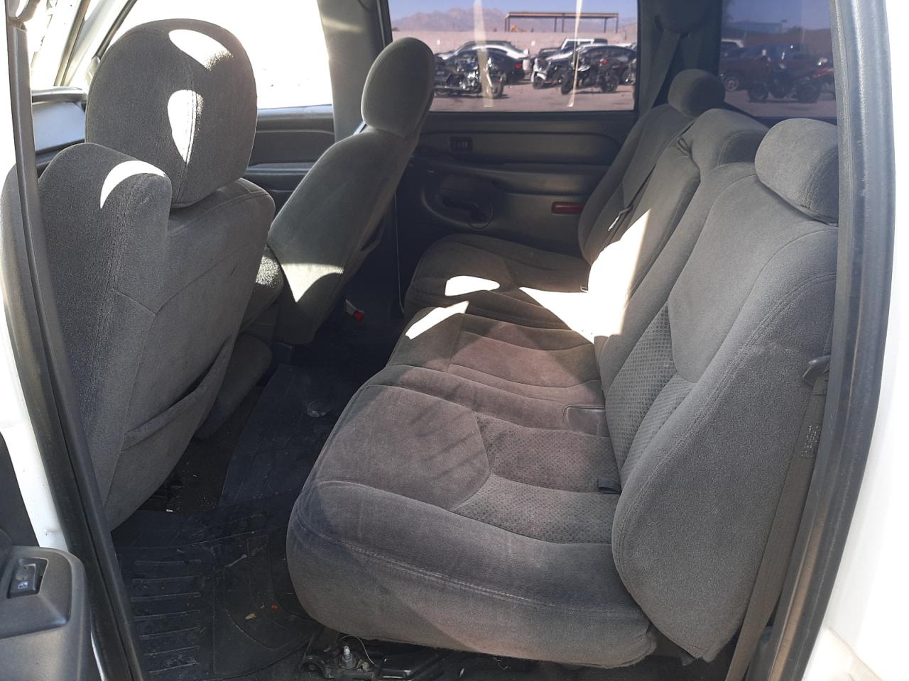 Photo 6 from auction – 2006 CHEVROLET SILVERADO with VIN 2GCEC13V361344641
