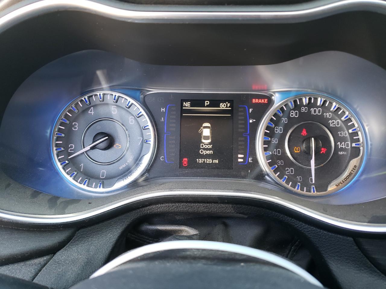 Photo 8 from auction – 2016 CHRYSLER 200 LIMITE with VIN 1C3CCCAB2GN148951