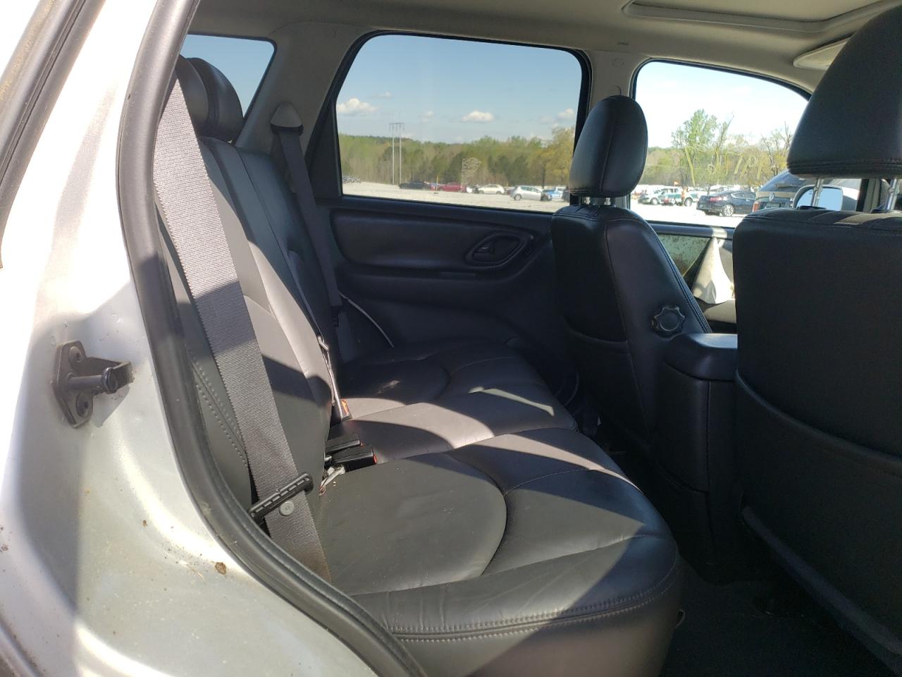 Photo 6 from auction – 2005 MAZDA TRIBUTE S with VIN 4F2CZ06105KM00235