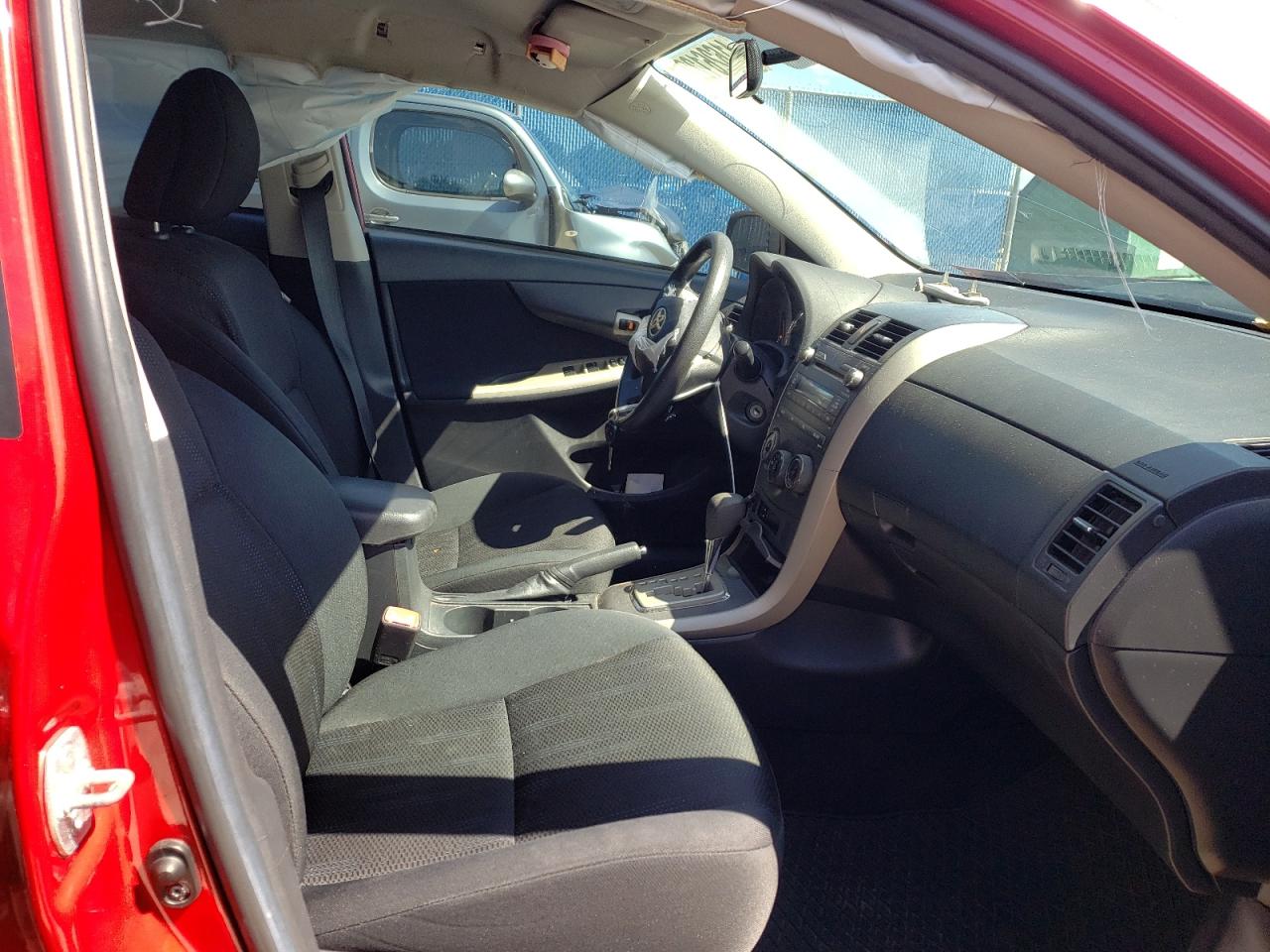 Photo 5 from auction – 2011 TOYOTA COROLLA with VIN 2T1BU4EE4BC682897