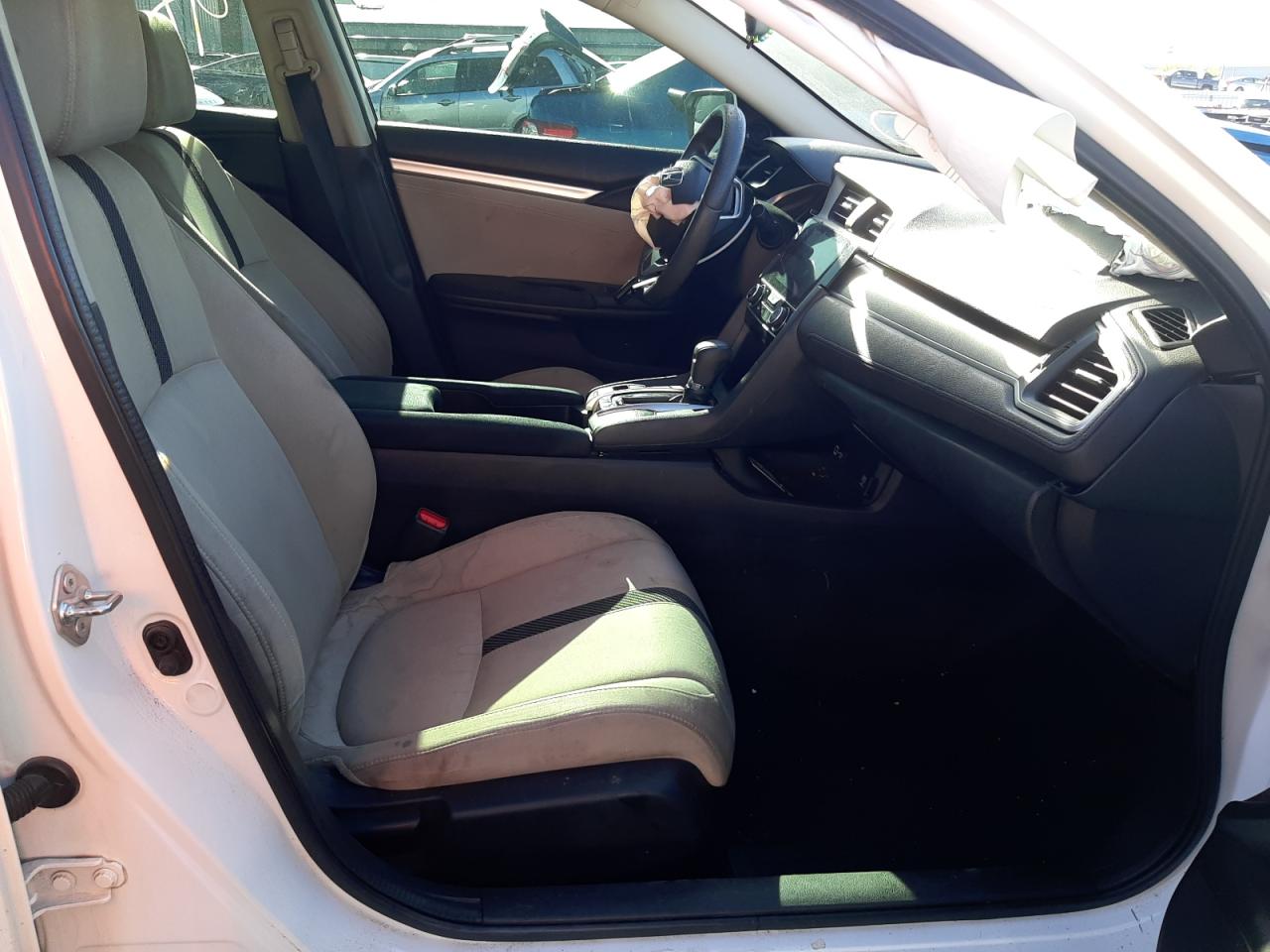 Foto 5 de la subasta – 2016 HONDA CIVIC EX con VIN 2HGFC2F79GH521341