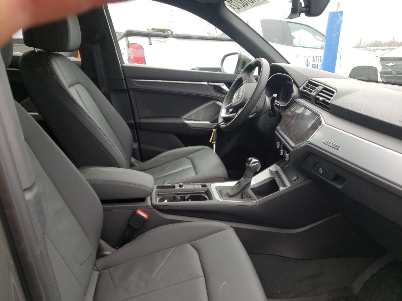 Photo 5 from auction – 2021 AUDI Q3 PREMIUM with VIN WA1DECF33M1017696