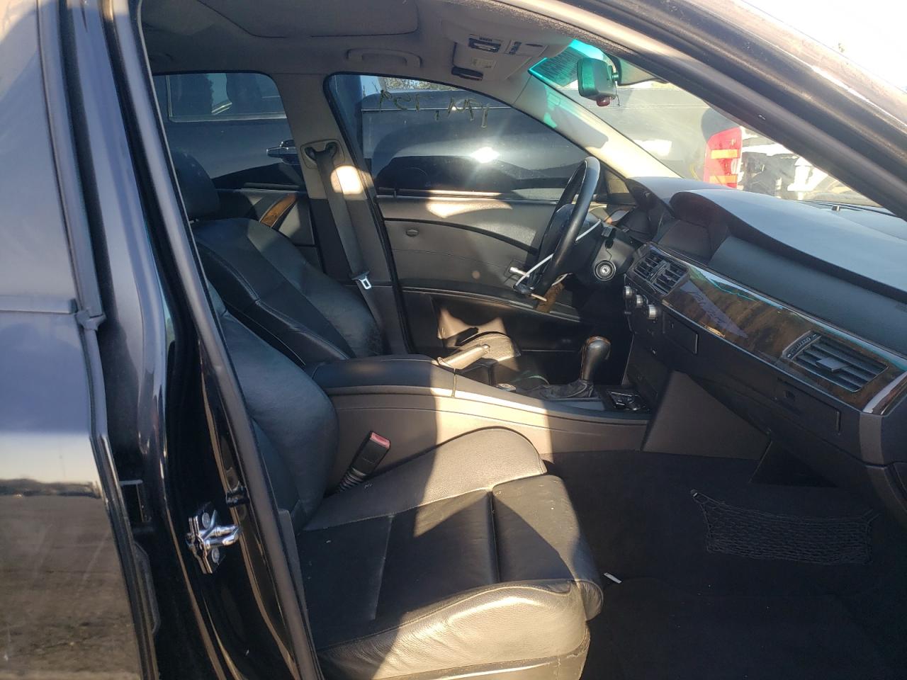 Photo 5 from auction – 2004 BMW 545 I with VIN WBANB33544B113983