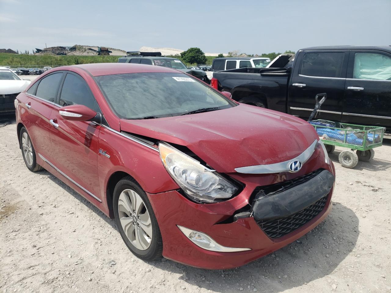 HYUNDAI SONATA HYB 2013 with VIN KMHEC4A4XDA098164 - Photo from auction