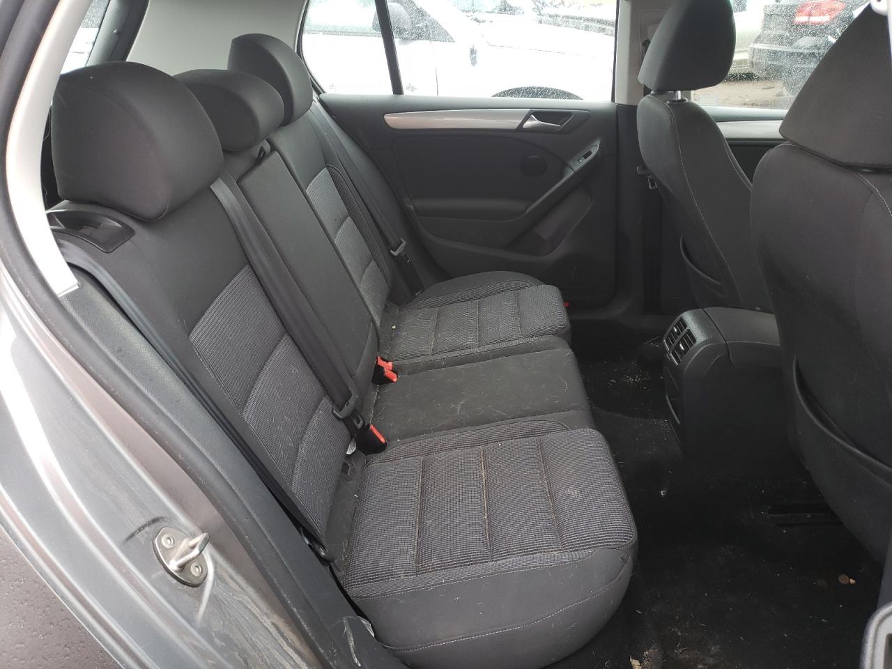 Photo 6 from auction – 2014 VOLKSWAGEN GOLF with VIN WVWDM7AJ6EW008095