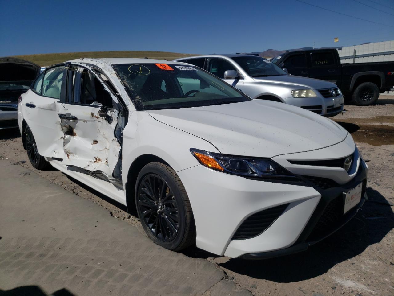 Photo 1 from auction – 2020 TOYOTA CAMRY SE with VIN 4T1G11AK2LU313870