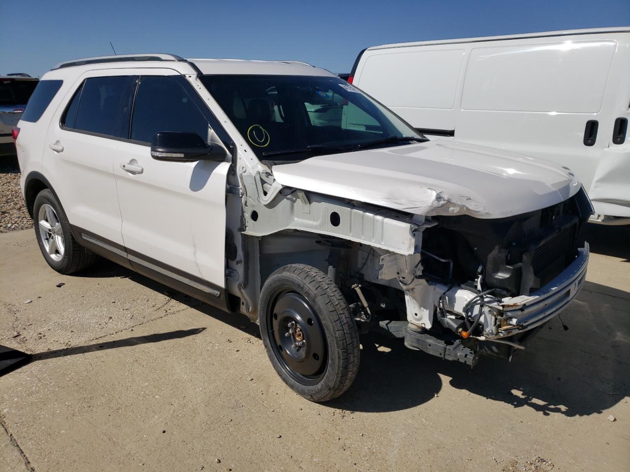 FORD EXPLORER X 2018 with VIN 1FM5K7DH0JGB77676 - Photo from auction
