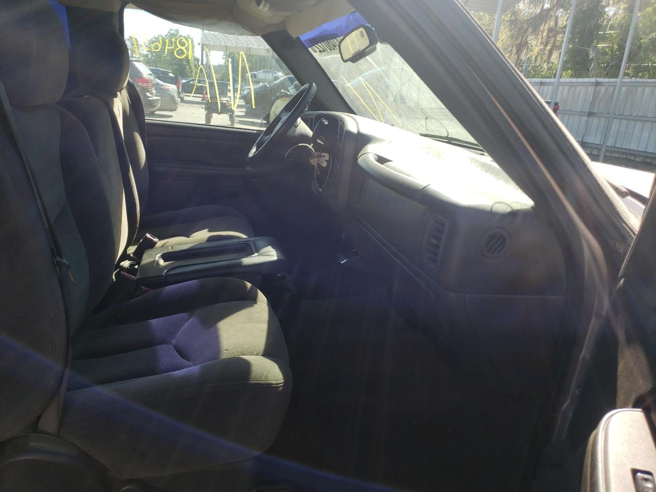 Photo 5 from auction – 2005 CHEVROLET SILVERADO with VIN 2GCEC19T051266386