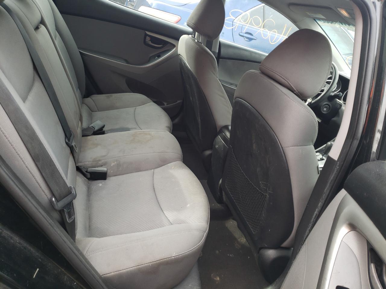 Photo 6 from auction – 2012 HYUNDAI ELANTRA GL with VIN 5NPDH4AE4CH067221