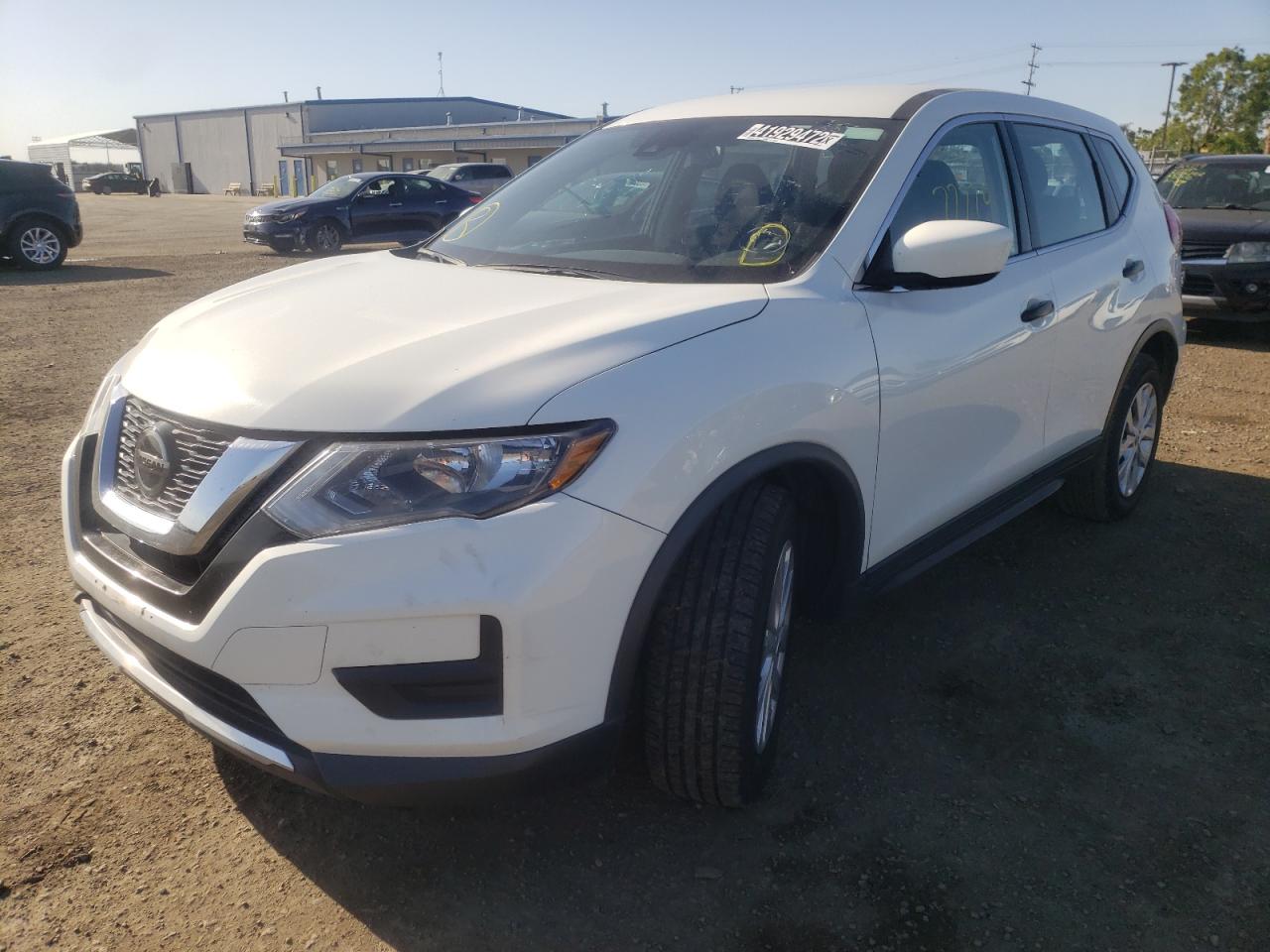 Photo 2 from auction – 2020 NISSAN ROGUE S with VIN KNMAT2MT2LP528808