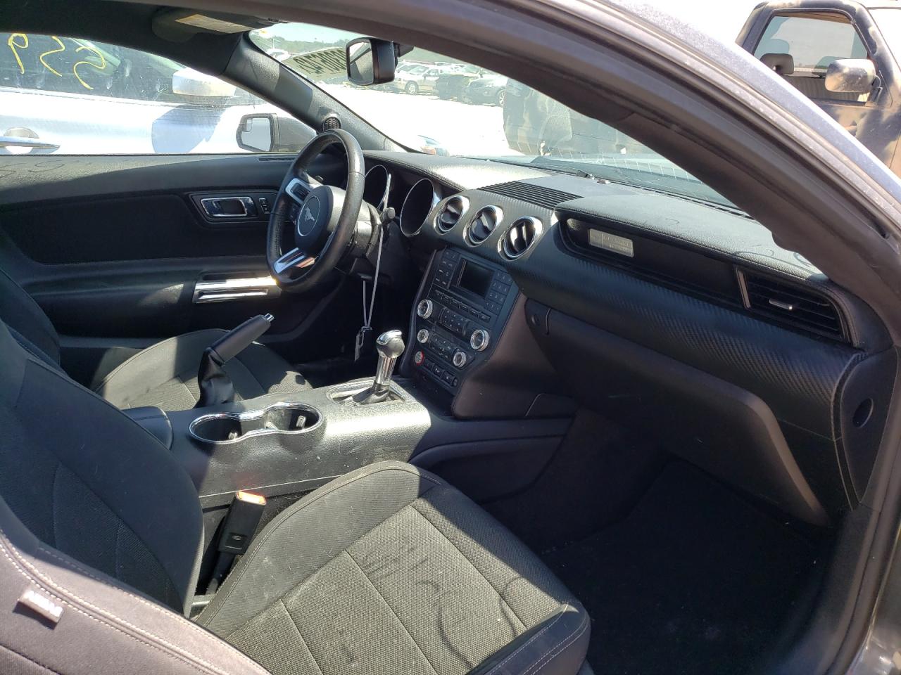 Photo 5 from auction – 2016 FORD MUSTANG with VIN 1FA6P8AM3G5229801