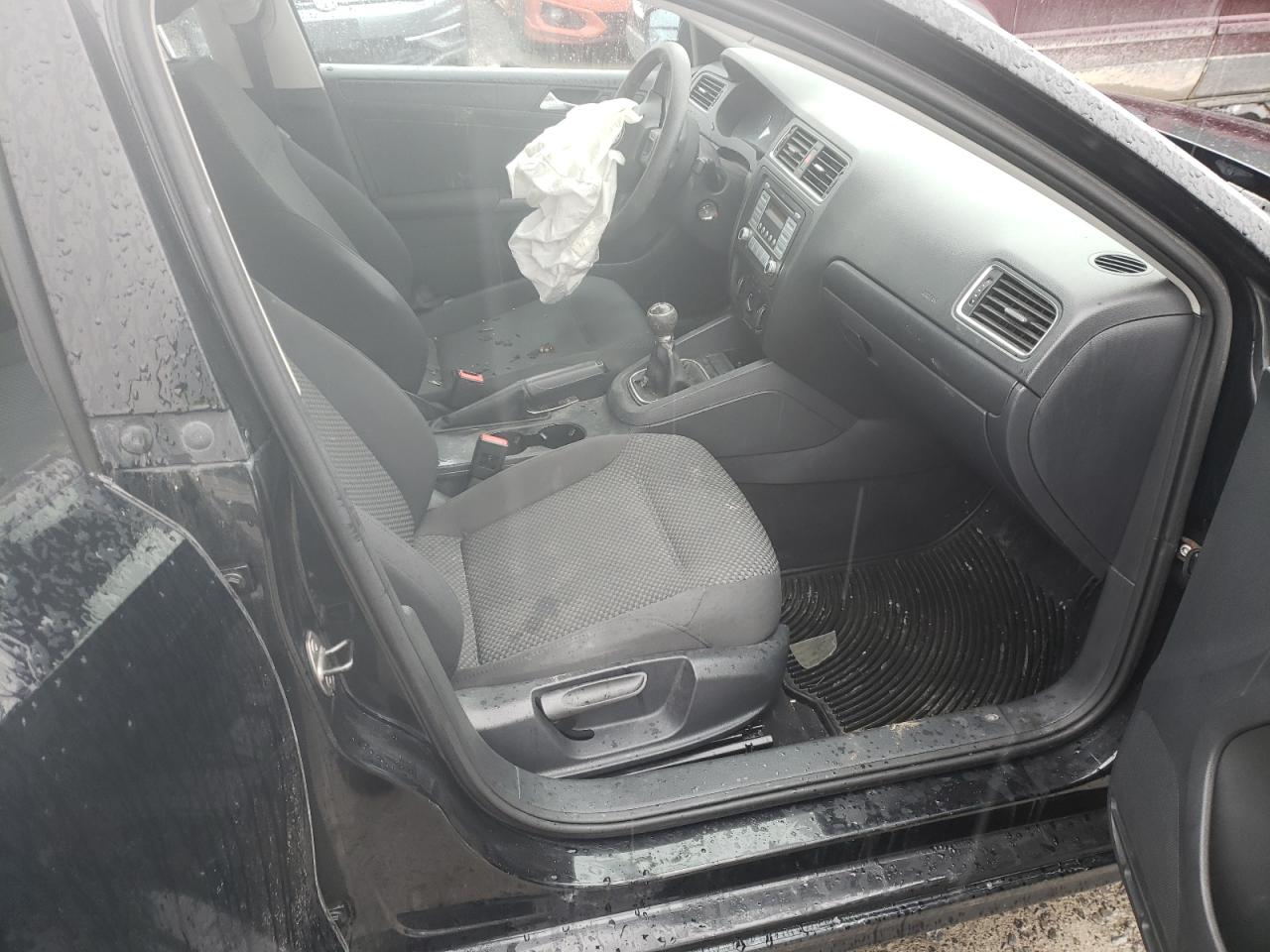 Photo 5 from auction – 2011 VOLKSWAGEN JETTA BASE with VIN 3VW1K7AJ1BM384513