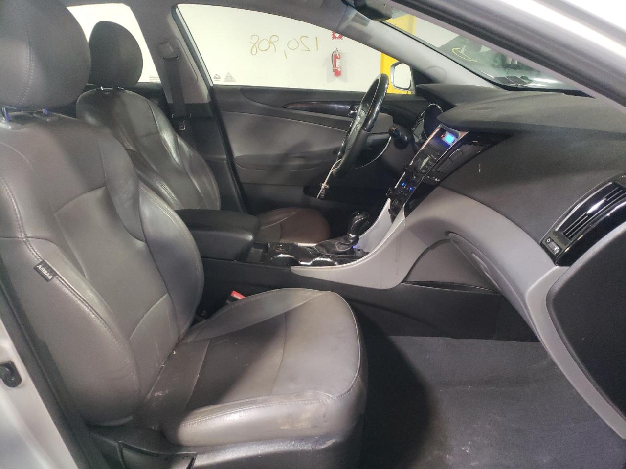 Photo 5 from auction – 2013 HYUNDAI SONATA SE with VIN 5NPEC4AC1DH676026