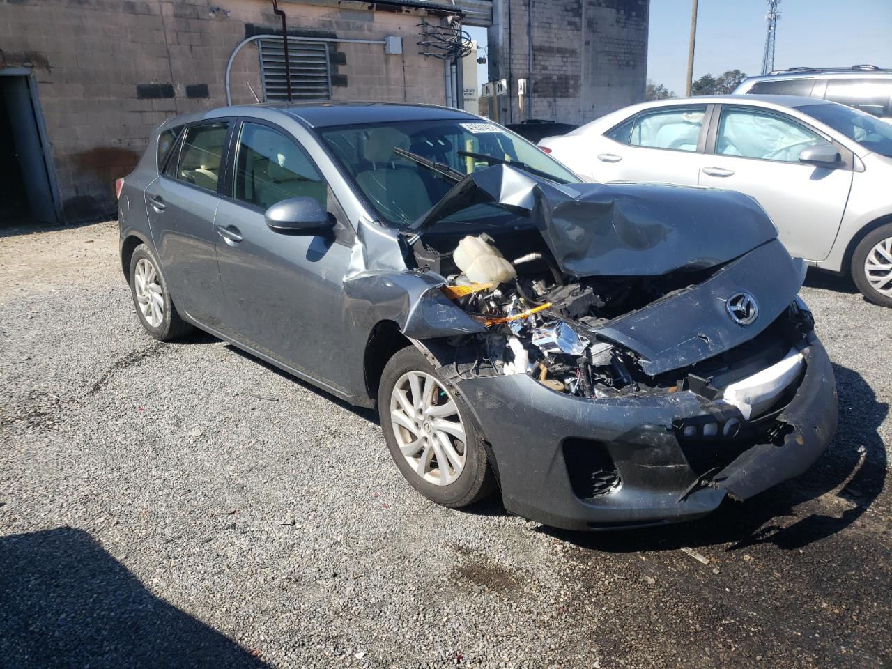 MAZDA 3 I 2012 with VIN JM1BL1L70C1614849 - Photo from auction