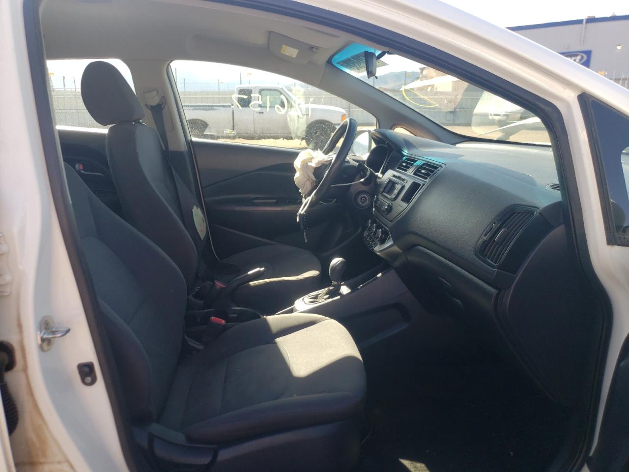 Photo 5 from auction – 2014 KIA RIO LX with VIN KNADM4A30E6388161