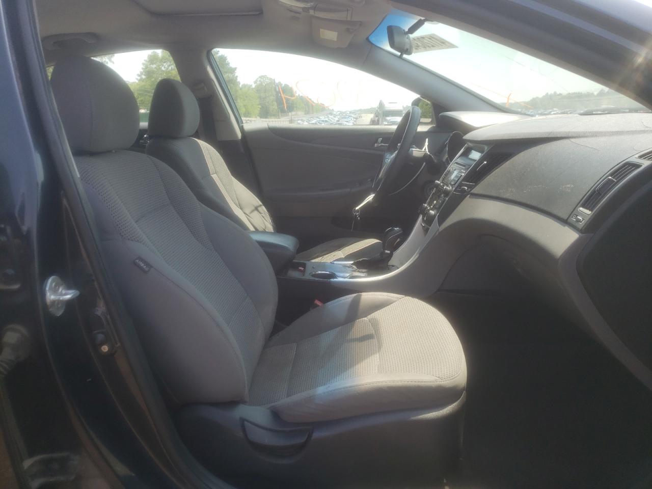 Photo 5 from auction – 2011 HYUNDAI SONATA GLS with VIN 5NPEB4AC5BH101492