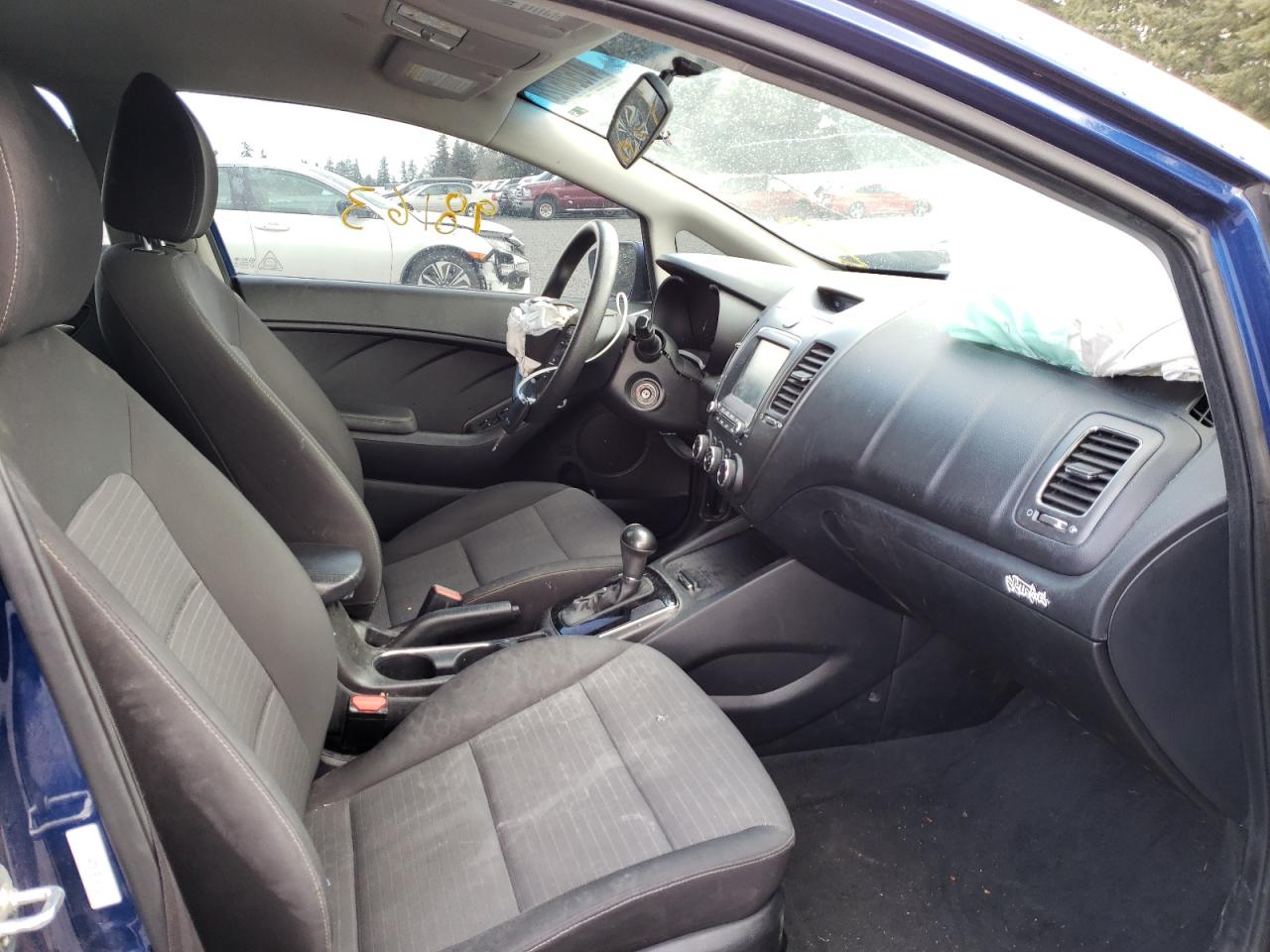 Photo 5 from auction – 2018 KIA FORTE LX with VIN 3KPFL4A75JE180587