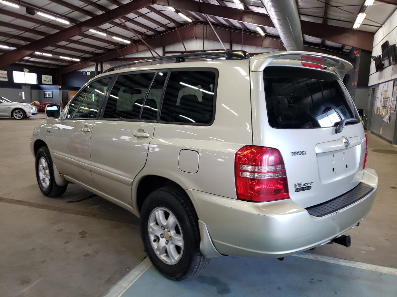 Photo 3 from auction – 2002 TOYOTA HIGHLANDER with VIN JTEHF21A020053364