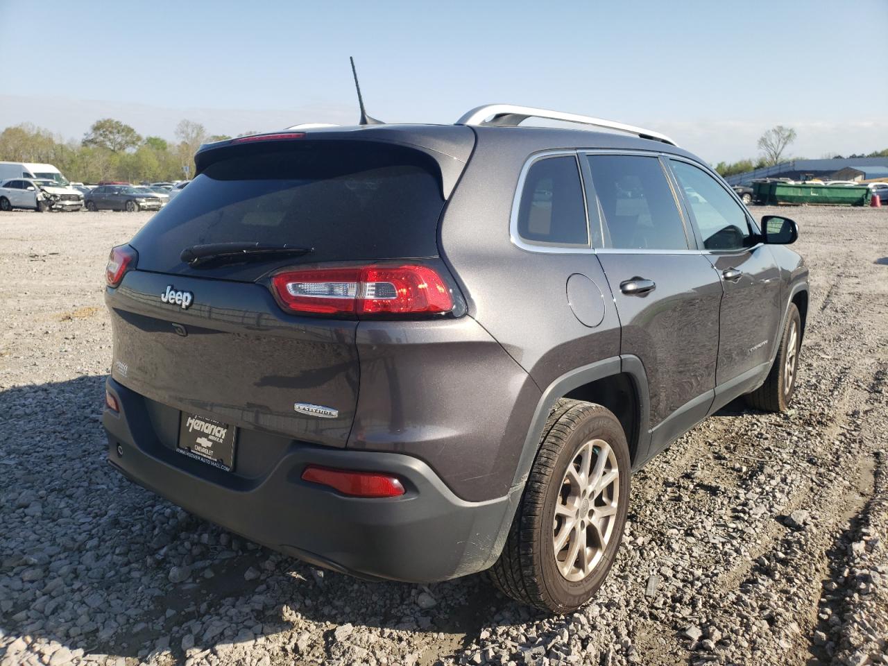 Photo 4 from auction – 2017 JEEP CHEROKEE L with VIN 1C4PJLCB8HW667644