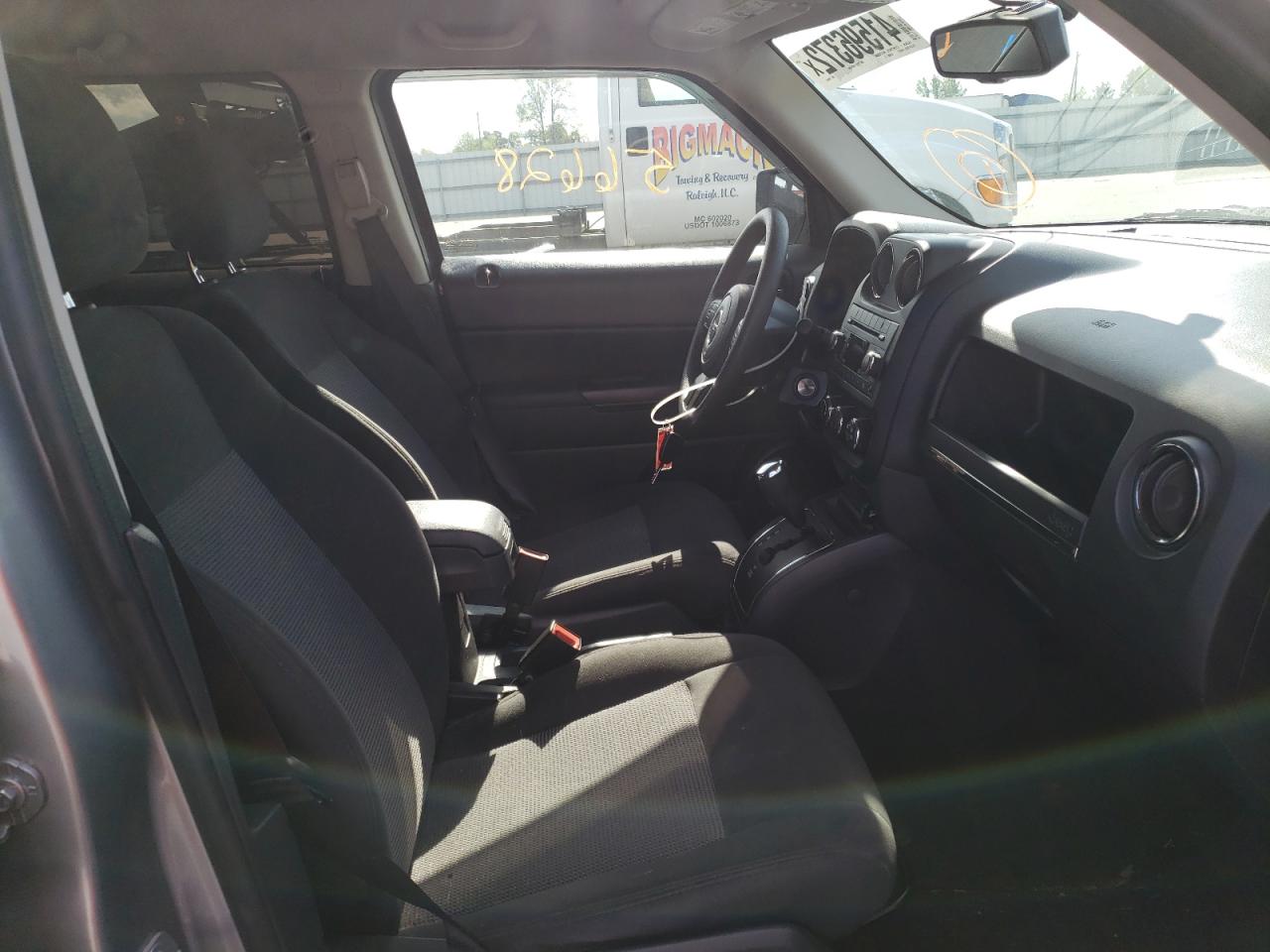Photo 5 from auction – 2016 JEEP PATRIOT SP with VIN 1C4NJPBB8GD796056