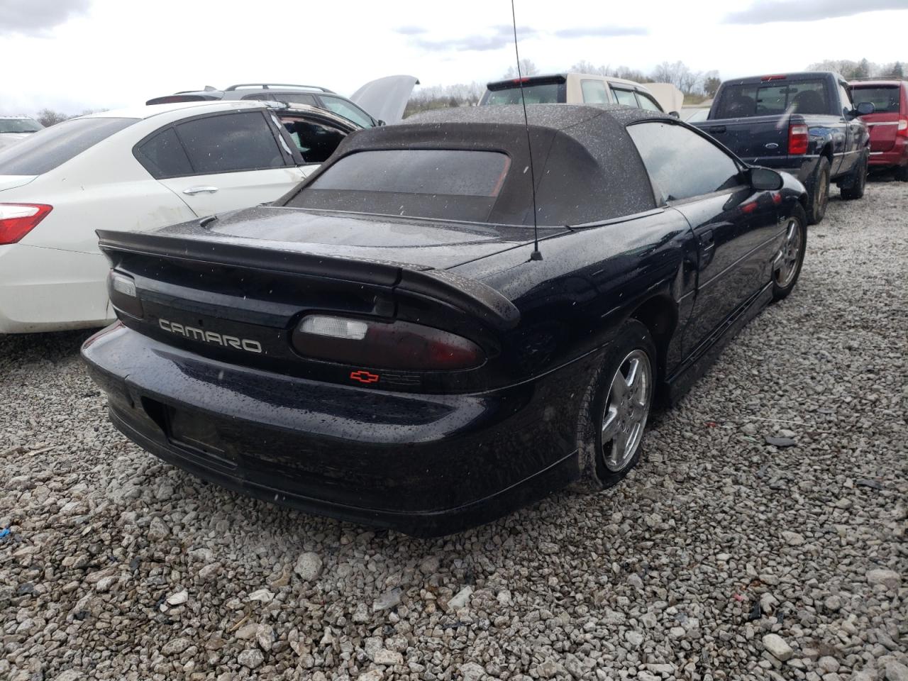 Photo 4 from auction – 1997 CHEVROLET CAMARO BAS with VIN 2G1FP32K7V2159800