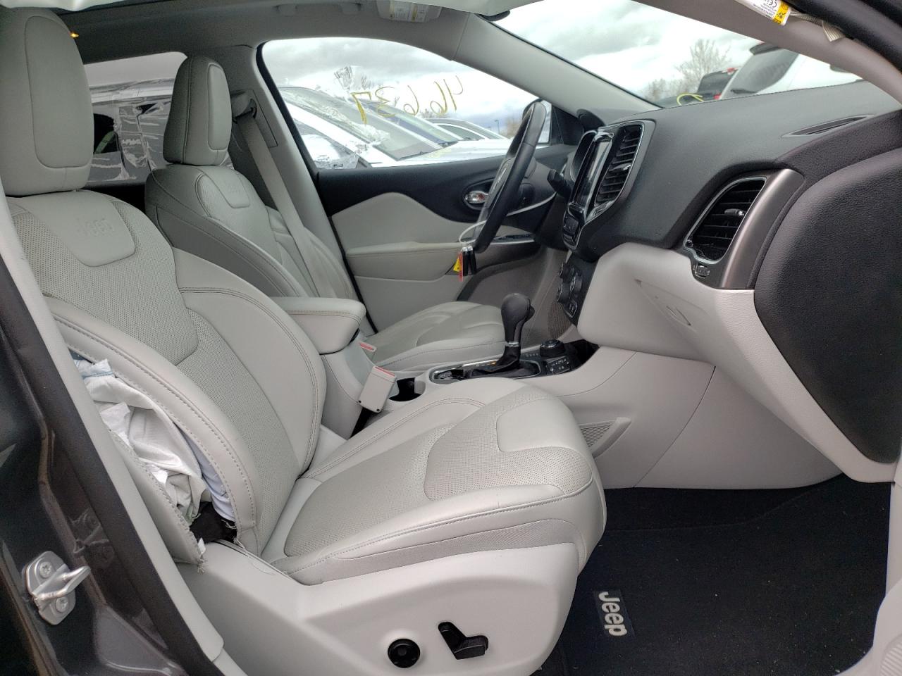 Photo 5 from auction – 2019 JEEP CHEROKEE L with VIN 1C4PJMDX2KD191474
