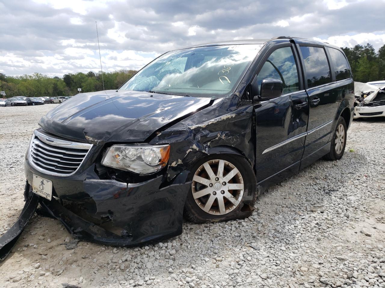 Photo 2 from auction – 2016 CHRYSLER TOWN & COU with VIN 2C4RC1BG6GR290971