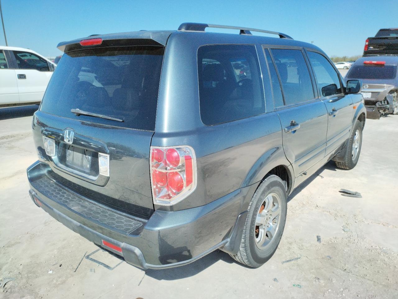 Photo 4 from auction – 2006 HONDA PILOT EX with VIN 5FNYF28506B031532