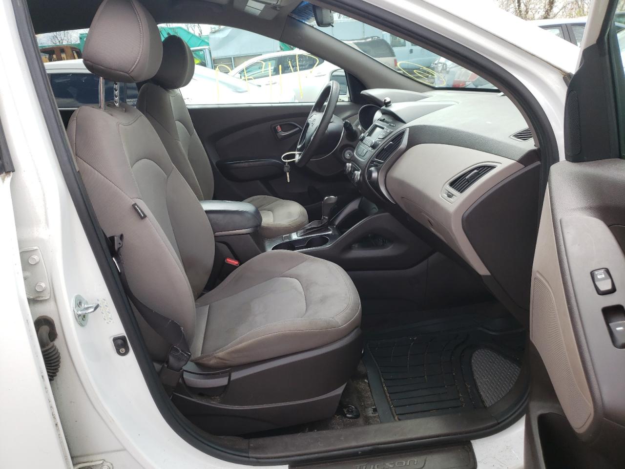 Photo 5 from auction – 2015 HYUNDAI TUCSON with VIN KM8JT3AF7FU959702