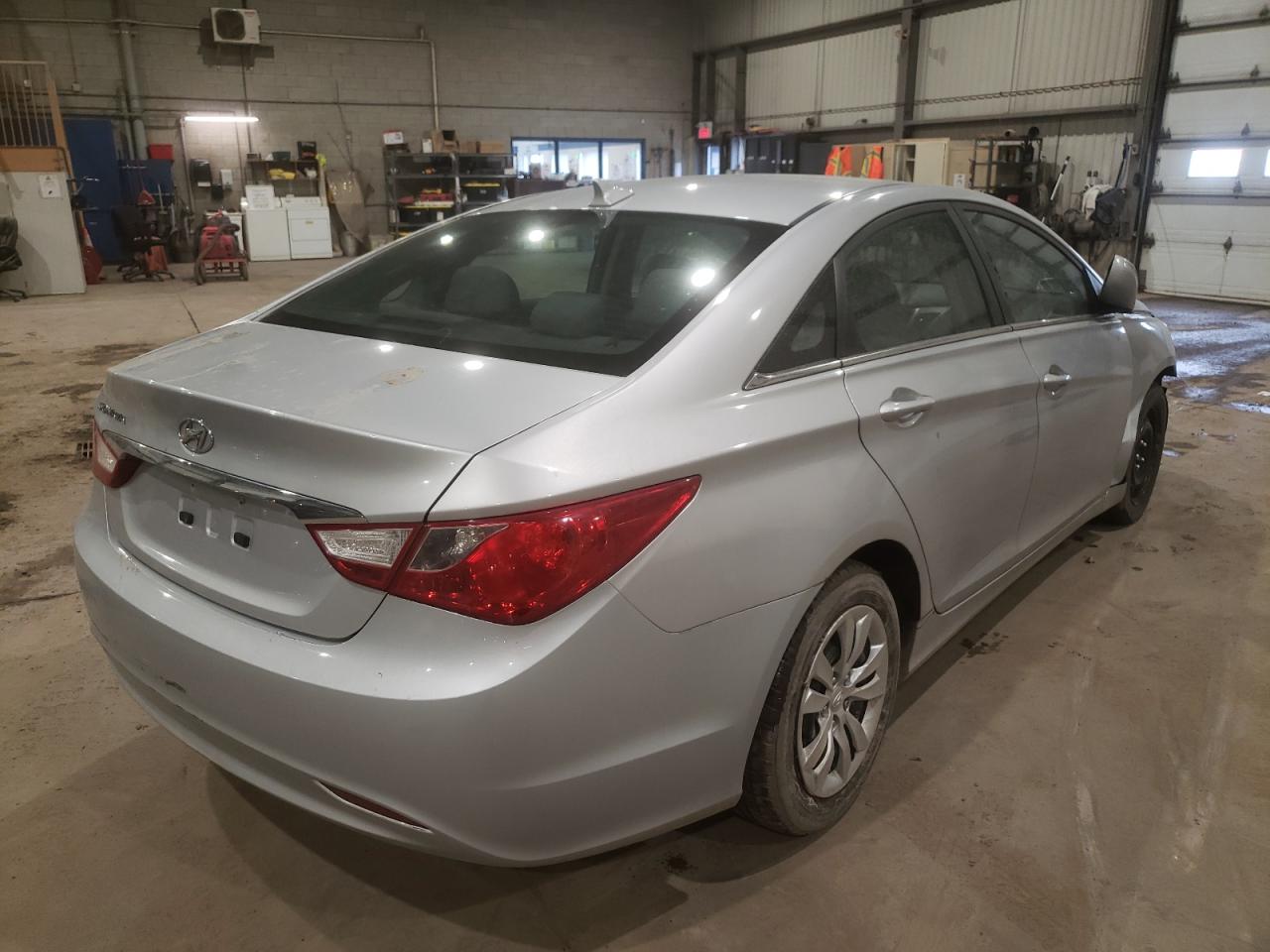 Photo 4 from auction – 2012 HYUNDAI SONATA GLS with VIN 5NPEB4AC4CH361674