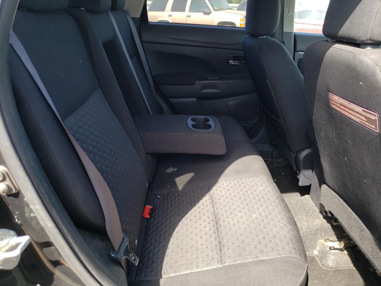 Photo 6 from auction – 2011 MITSUBISHI OUTLANDER with VIN JA4AP4AU6BZ014969