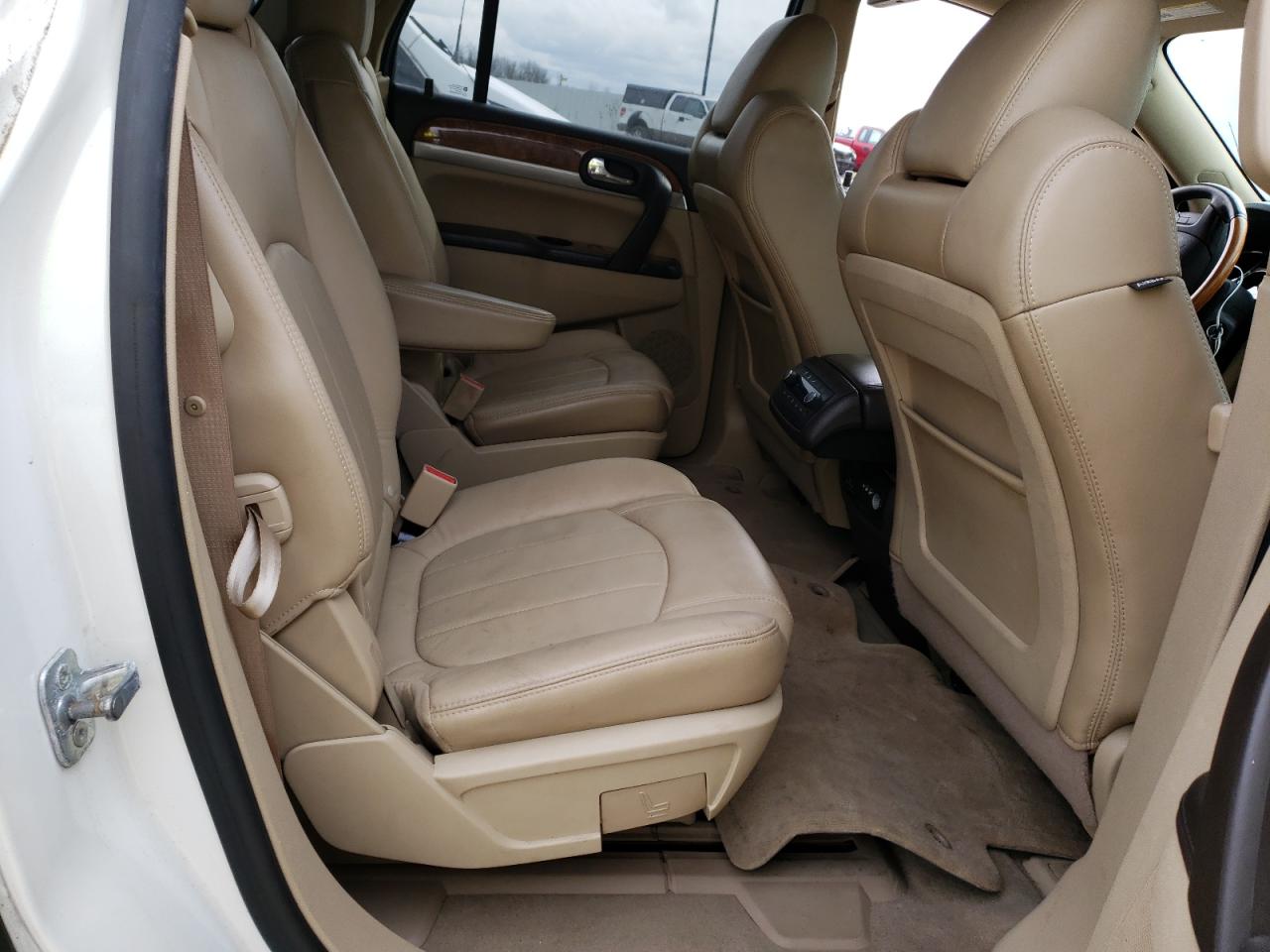 Photo 6 from auction – 2011 BUICK ENCLAVE CX with VIN 5GAKRBEDXBJ380100