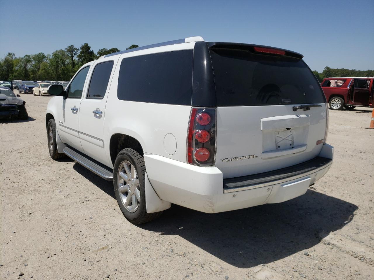 Photo 3 from auction – 2013 GMC YUKON XL D with VIN 1GKS2MEF2DR324712
